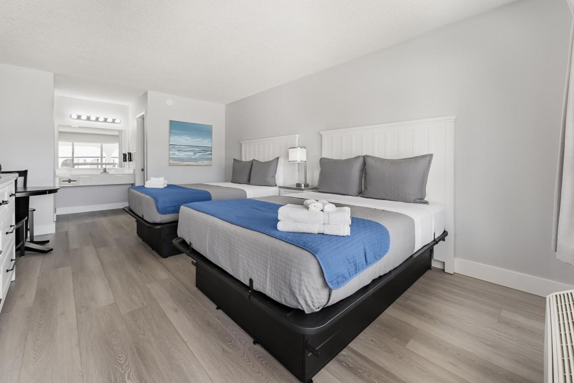 Mia's Boutique 5* Nags Head