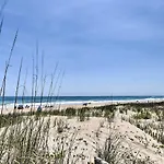 Beachfront Nags Head Condo With Private Balcony!