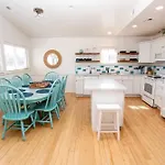 Nh301, Driftwood Dreaming- Hot Tub, Oceanside, Close To Ocean!