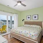 Sea Duced 6 Bedroom Home By Kees Vacations