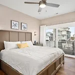 Sea Duced 6 Bedroom Home By Kees Vacations