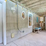6085 Woodstock 4 Min. Walk To Beach