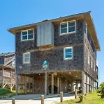 7083 Ocean Haven Oceanfront Hot Tub