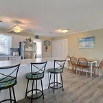 7130 C Dream 1 Min Walk To The Beach