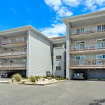 Yc301 Yachtsman Oceanfront Community Pool