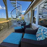 Waterfront Luxury W-Beach Resort-Pool-Golf-Tennis-Fishing & Views!