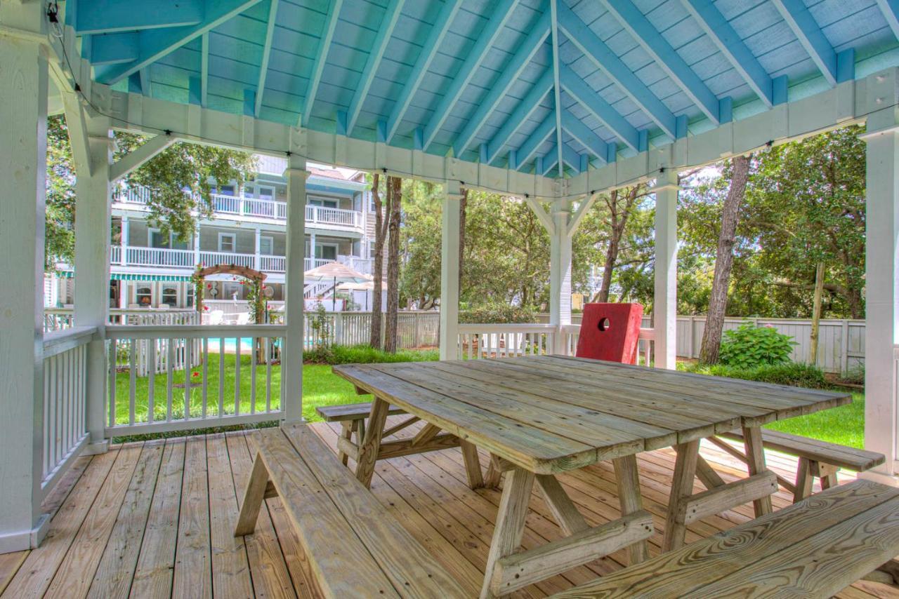 6085 Woodstock 4 Min. Walk To *