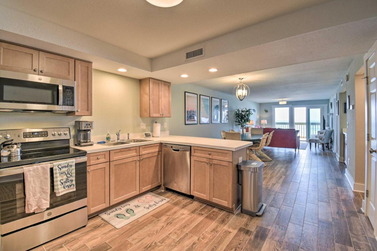 Apartment Beachfront With Private Balcony!
