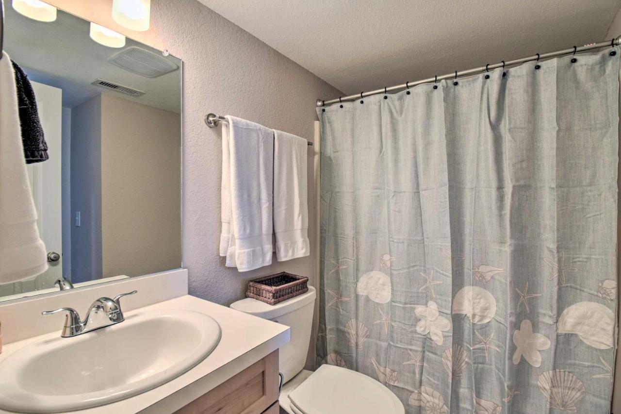 Apartment Beachfront With Private Balcony!