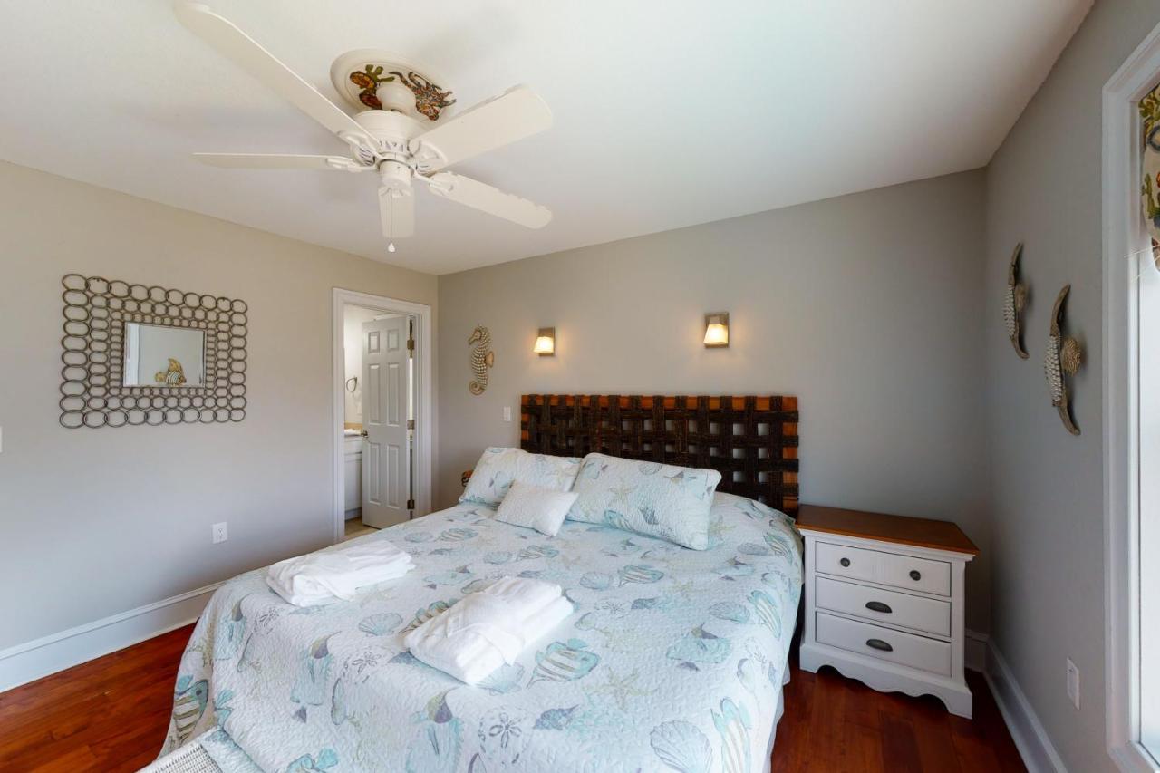 Holiday home Sweet Retreat In *