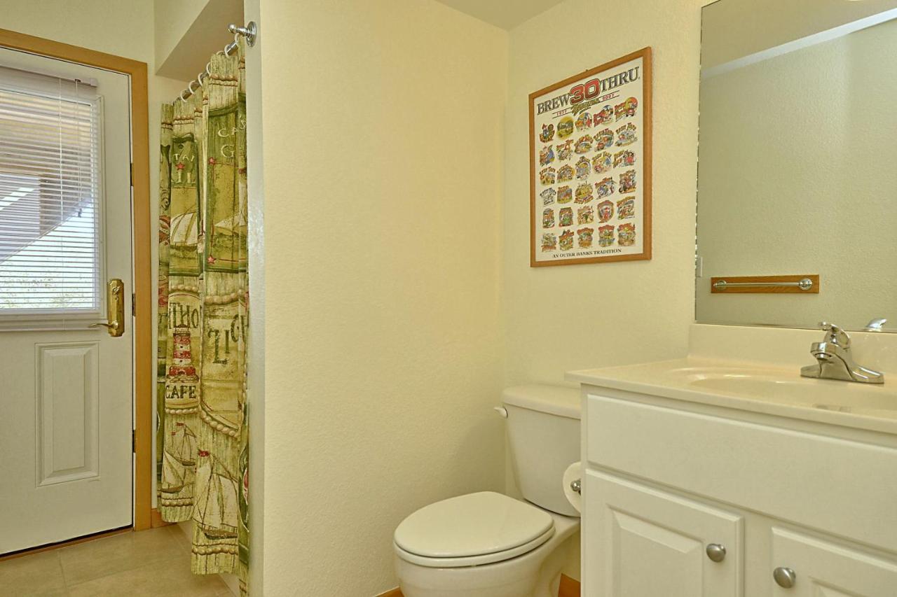 5422 - Raynors Rest By Realty *