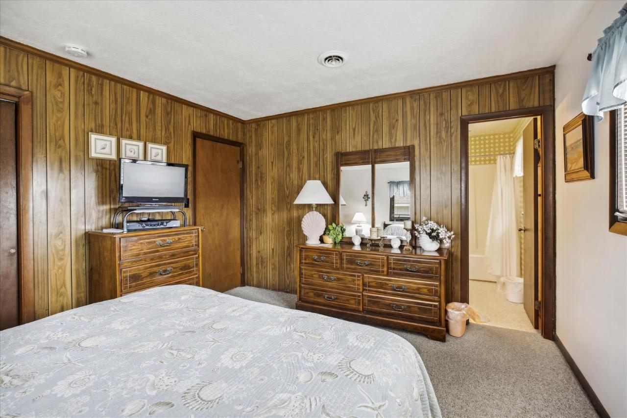 5862 - Ponton By Realty