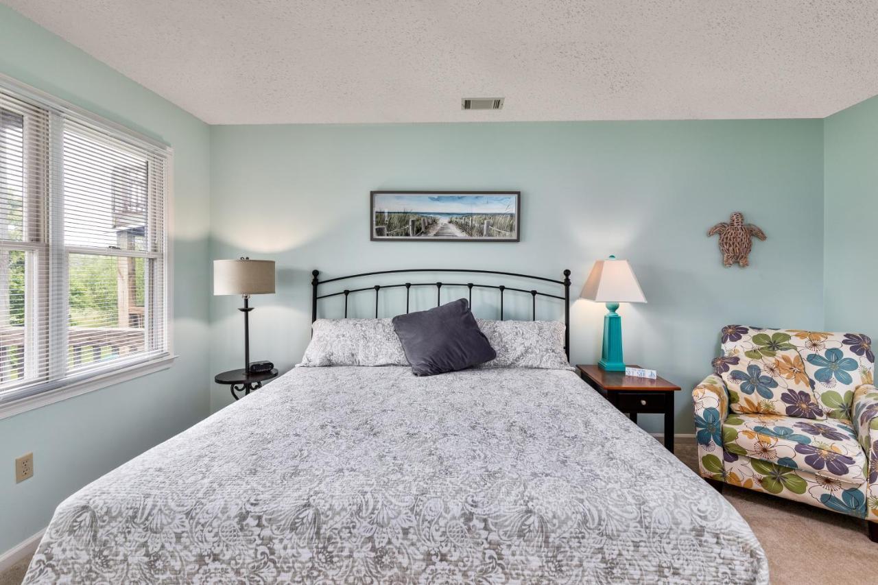 5596 - Peak To Shore By Realty * Nags Head
