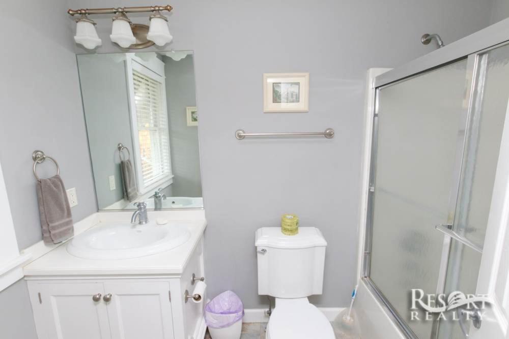 5434 - Live Oaks By Realty *