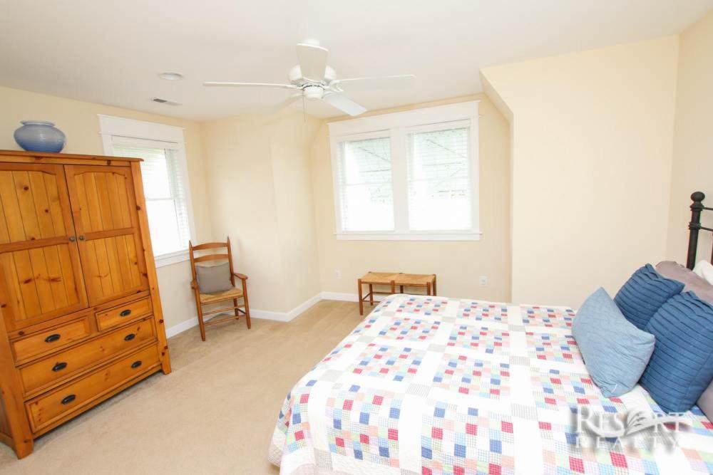 5434 - Live Oaks By Realty
