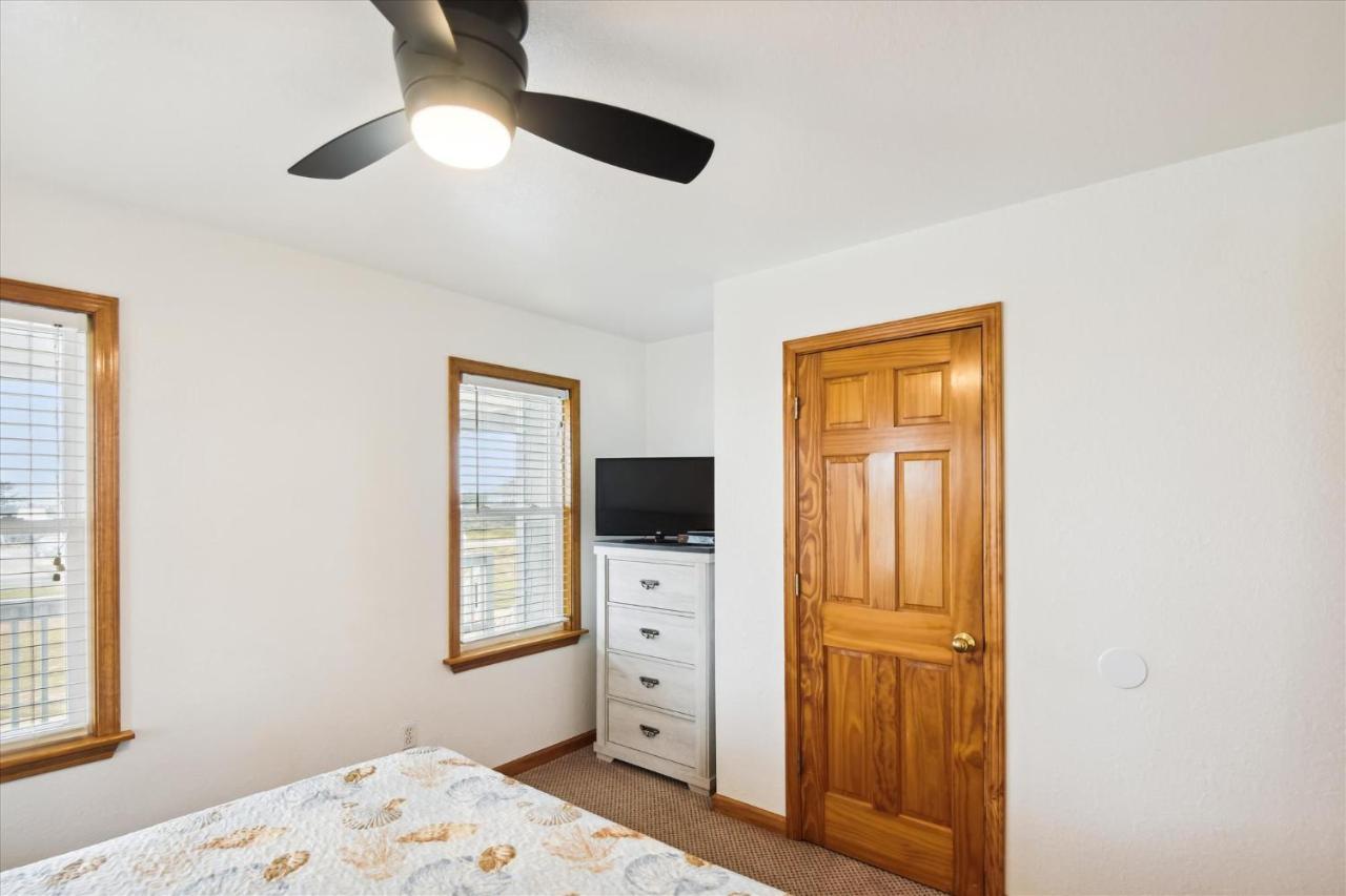 5704 - Shontee's Summer Place By Realty