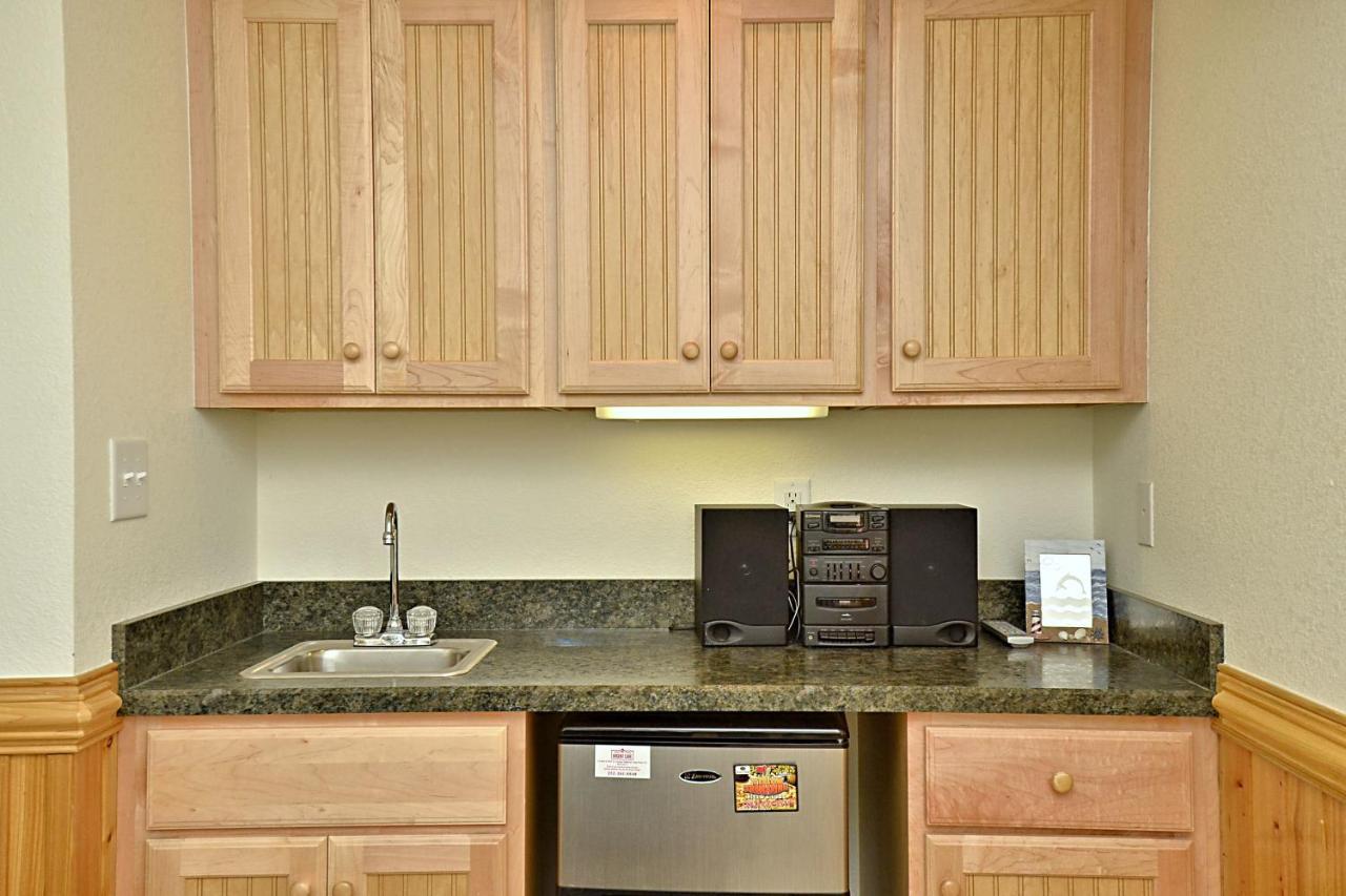5422 - Raynors Rest By Realty *