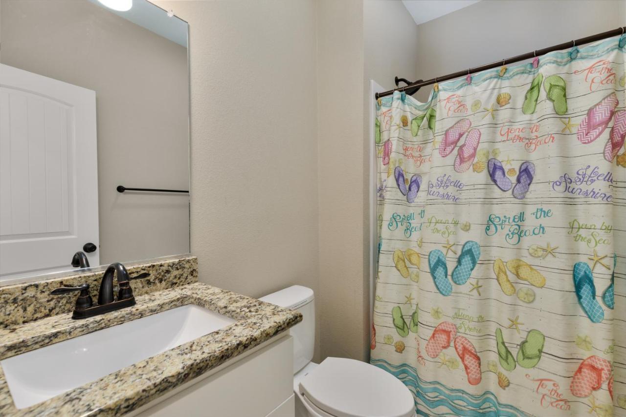 5548 - Toes In The By Realty Holiday home *
