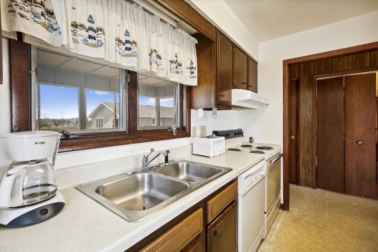 5862 - Ponton By Realty *