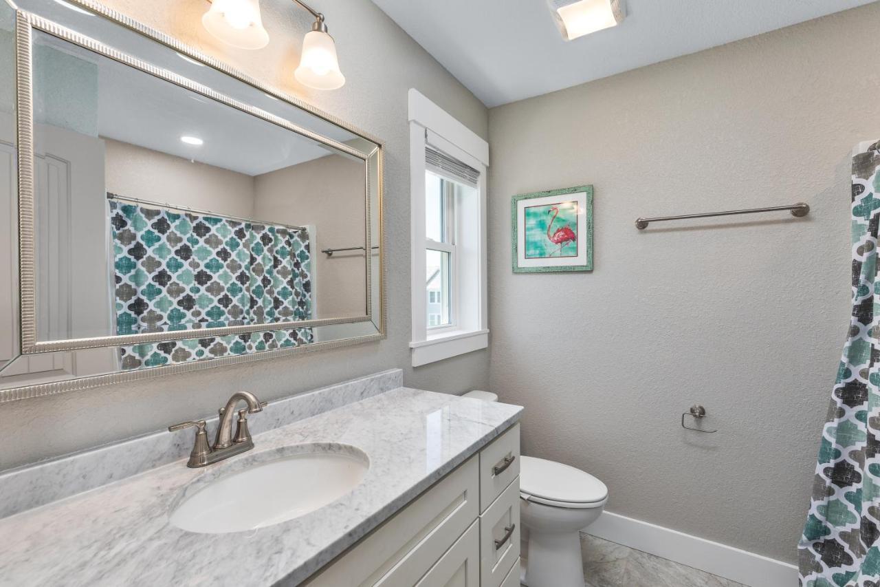 5546 - Coral Quarters By Realty *