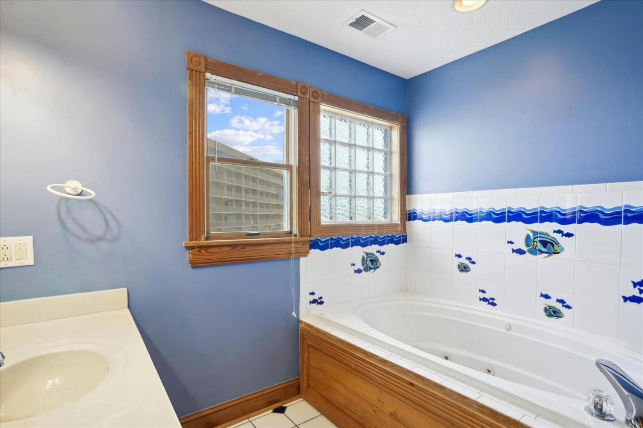 5727 - Whalebone Station By Realty * Nags Head