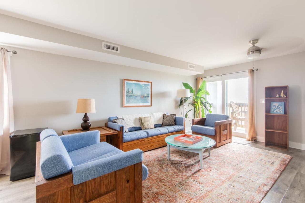 5739 - The Yachtsman - 101 By Realty *