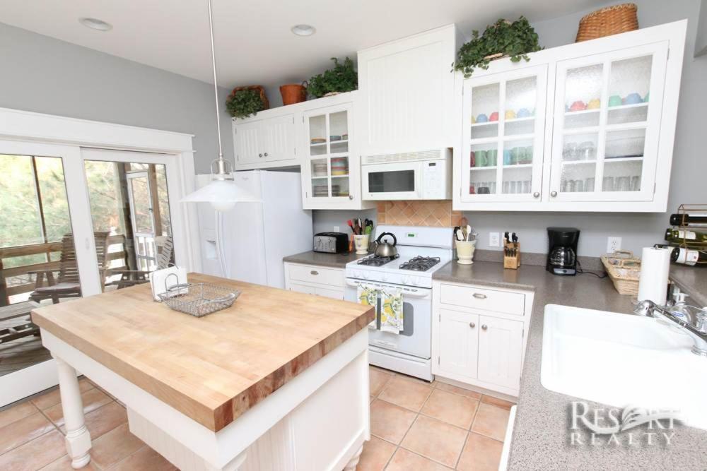 5434 - Live Oaks By Realty