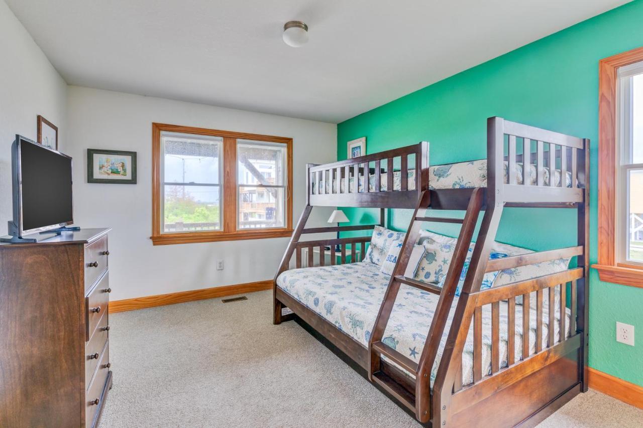6040 - Redheaded Mermaid By Realty * Nags Head
