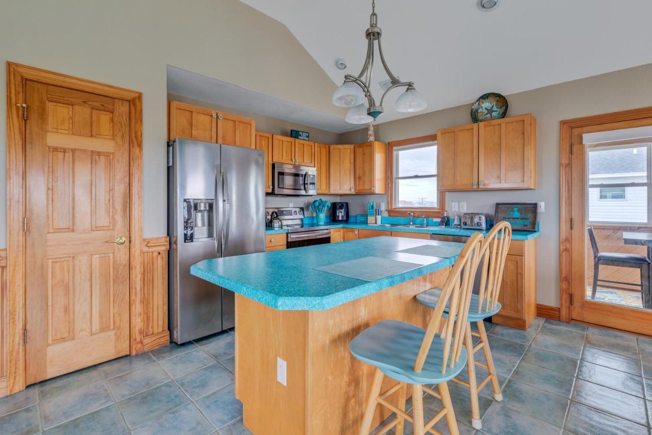 6040 - Redheaded Mermaid By Realty *