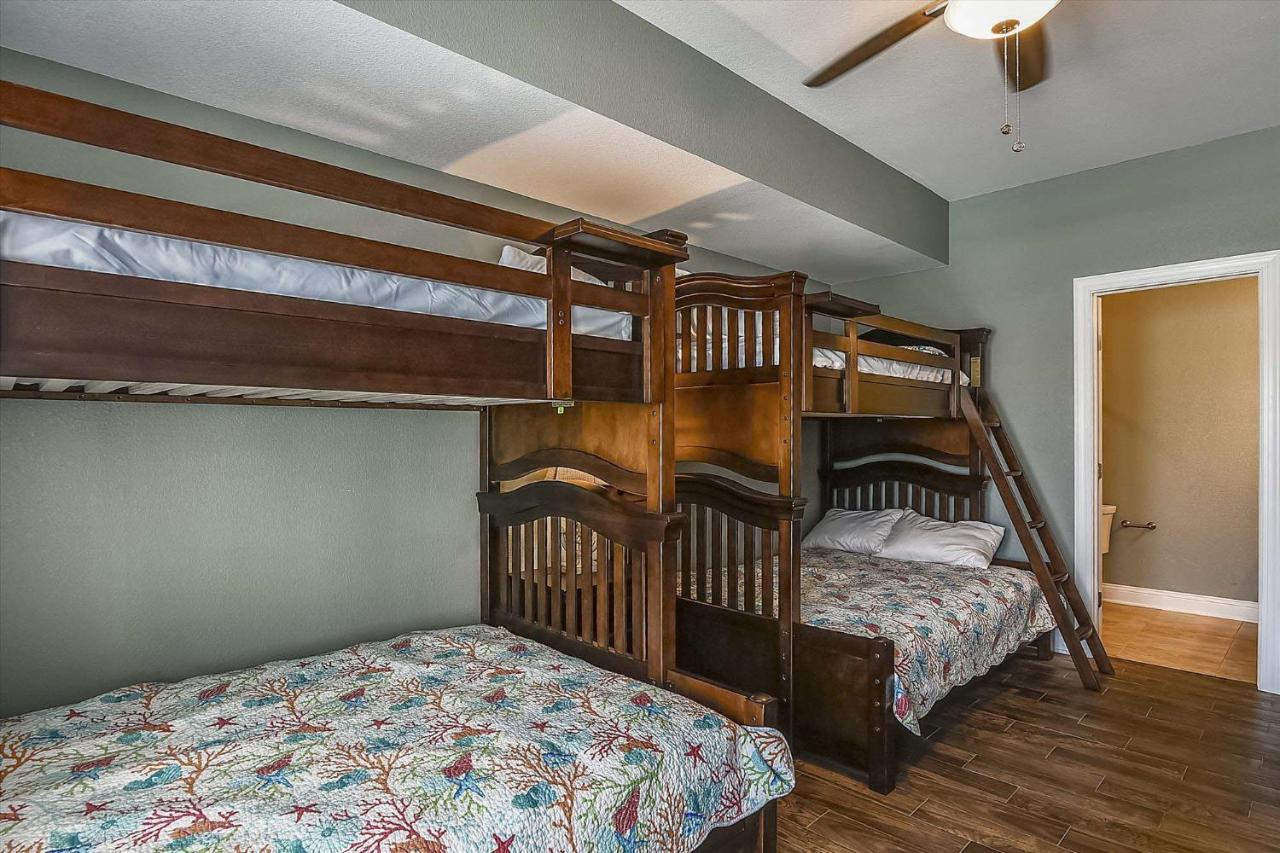 5552 - Tradewinds 1 By Realty *