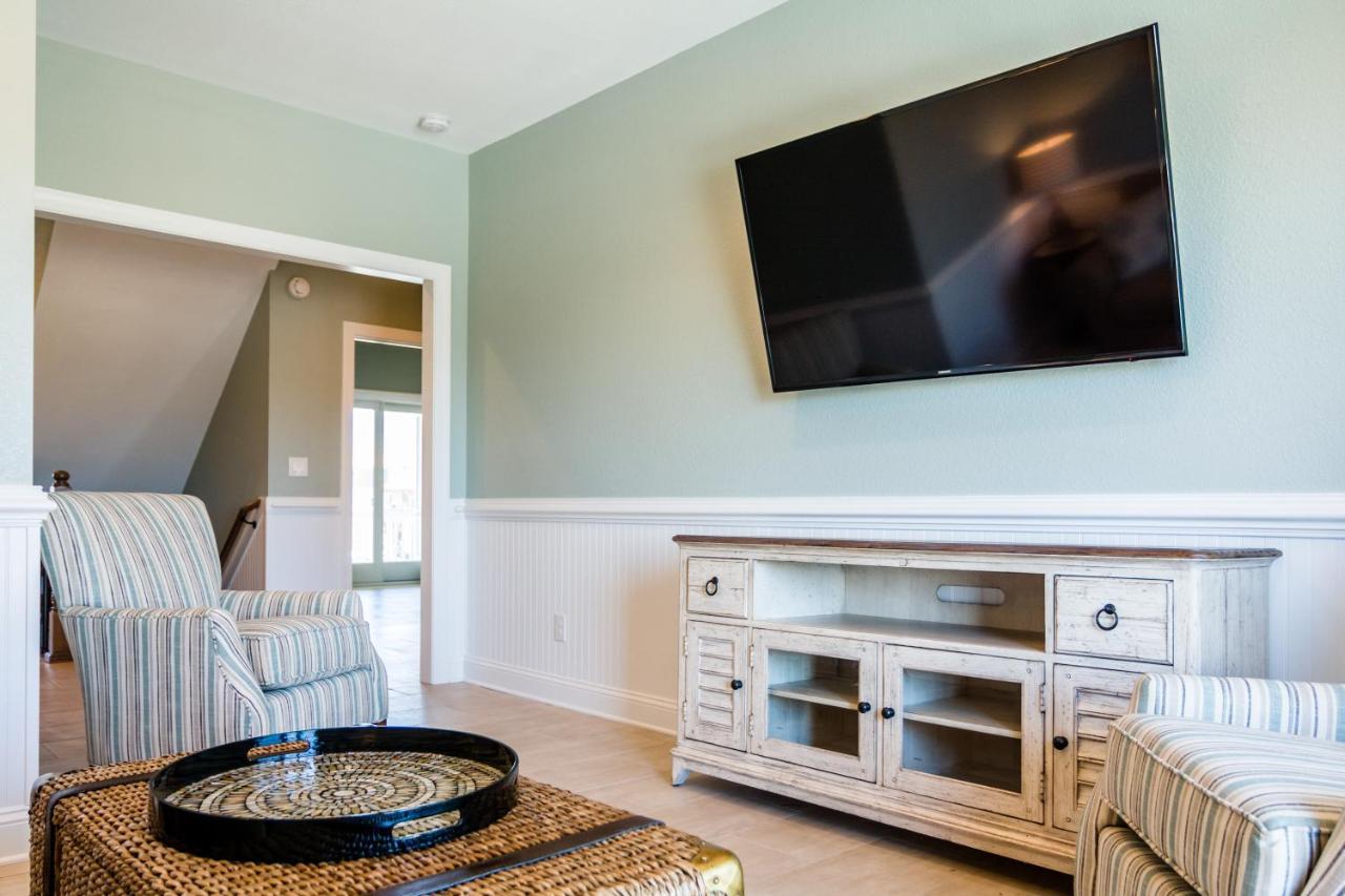 5550 - Tradewinds 2 By Realty *