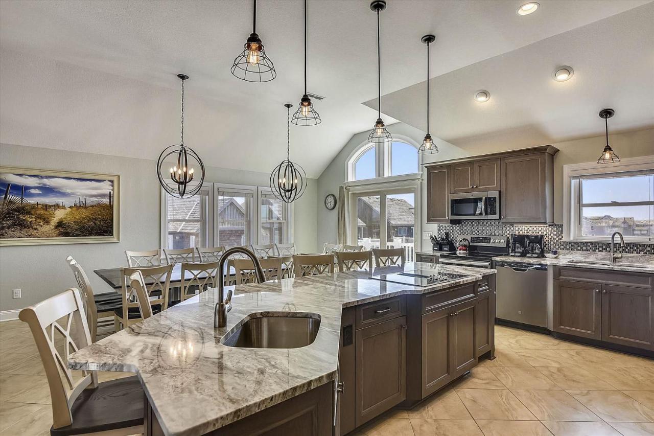 5552 - Tradewinds 1 By Realty *