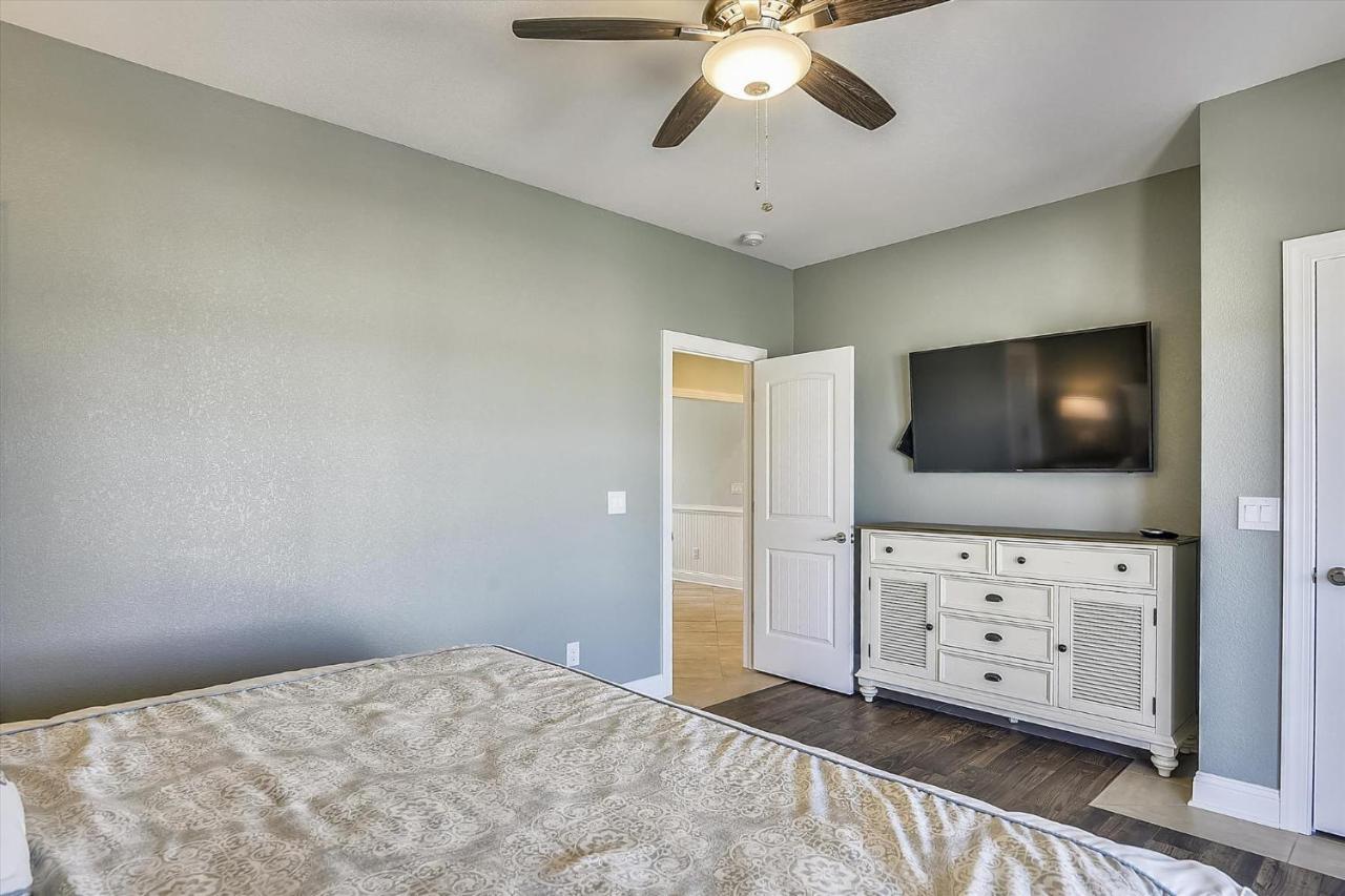 5552 - Tradewinds 1 By Realty *