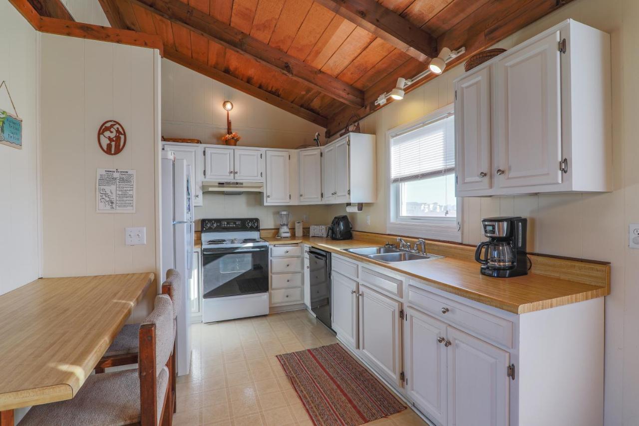 5793 - Beachy Keen By Realty *