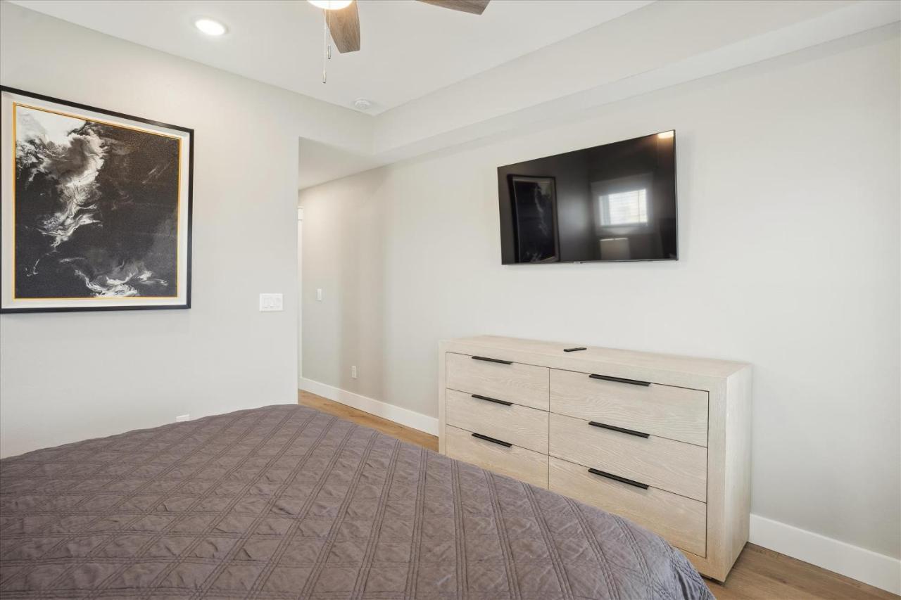 5700 - Le Cebolla By Realty *