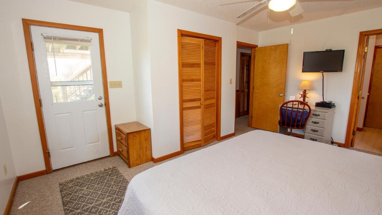 Holiday home Snh418, Blue Cloud- Oceanside, Ocean Views, Sun Decks, Hot Tub *
