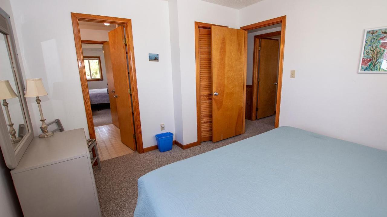 Holiday home Snh418, Blue Cloud- Oceanside, Ocean Views, Sun Decks, Hot Tub