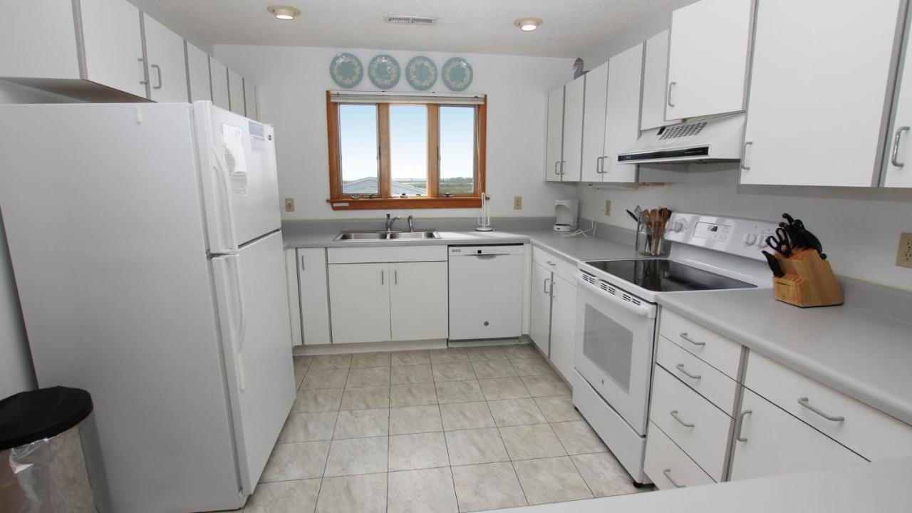 Holiday home Snh418, Blue Cloud- Oceanside, Ocean Views, Sun Decks, Hot Tub Nags Head