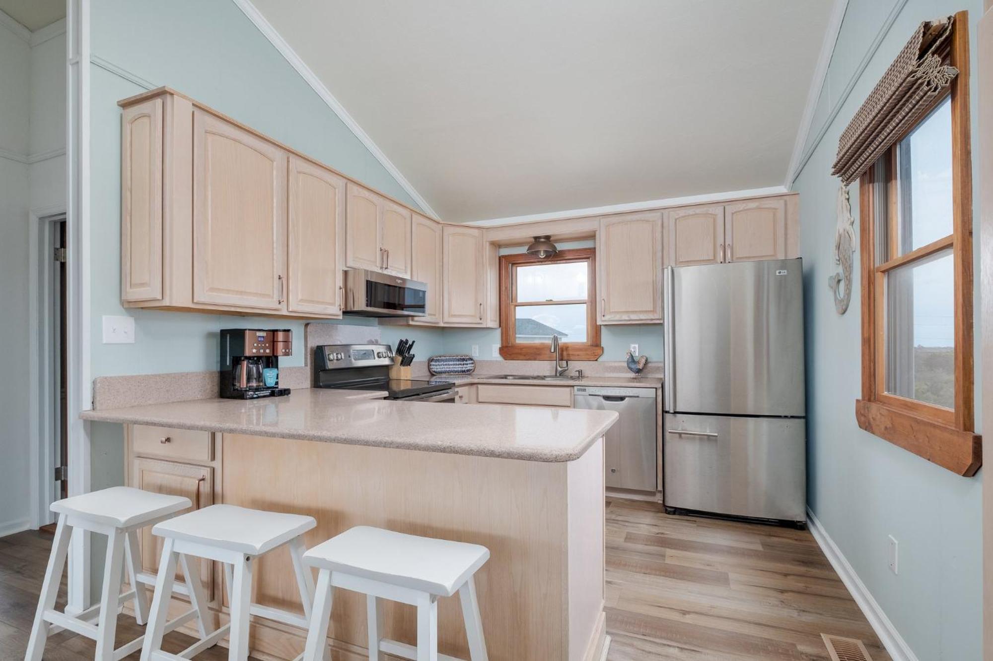 6044 - A Sailors View By Realty