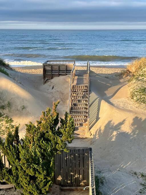 Hammerheads Hideaway! Oceanfront, Nags Head! Free Pool Heat April & May! *