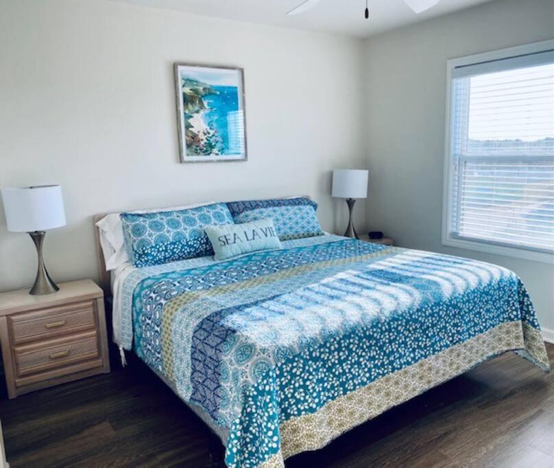 Hammerheads Hideaway! Oceanfront, Nags Head! Free Pool Heat April & May! Nags Head