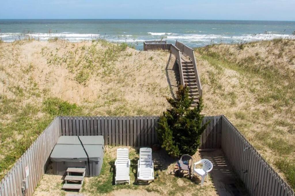 Hammerheads Hideaway! Oceanfront, Nags Head! Free Pool Heat April & May!