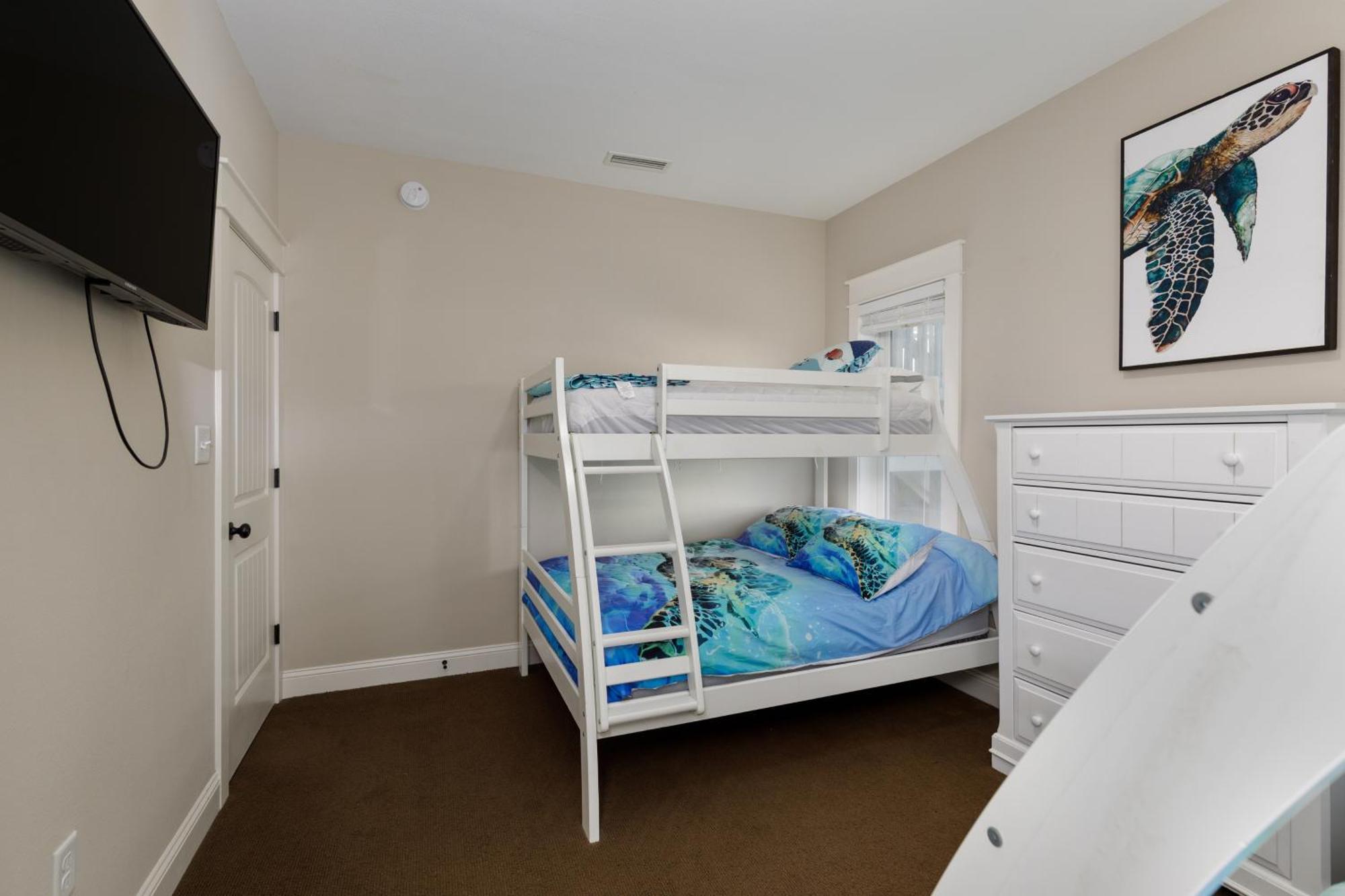5548 - Toes In The By Realty Holiday home