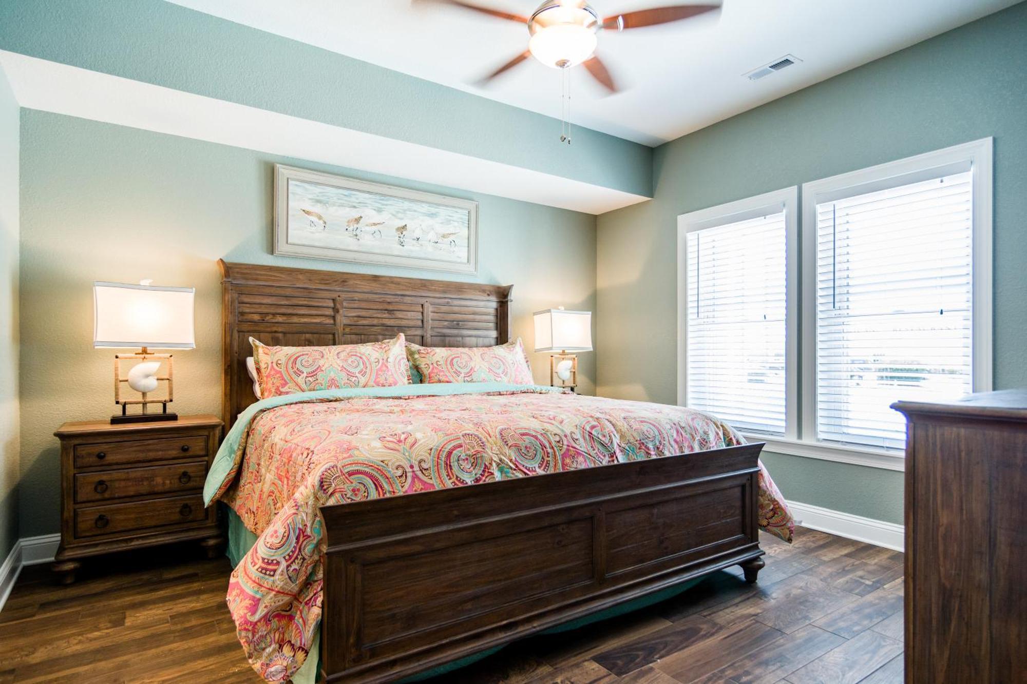 5550 - Tradewinds 2 By Realty *