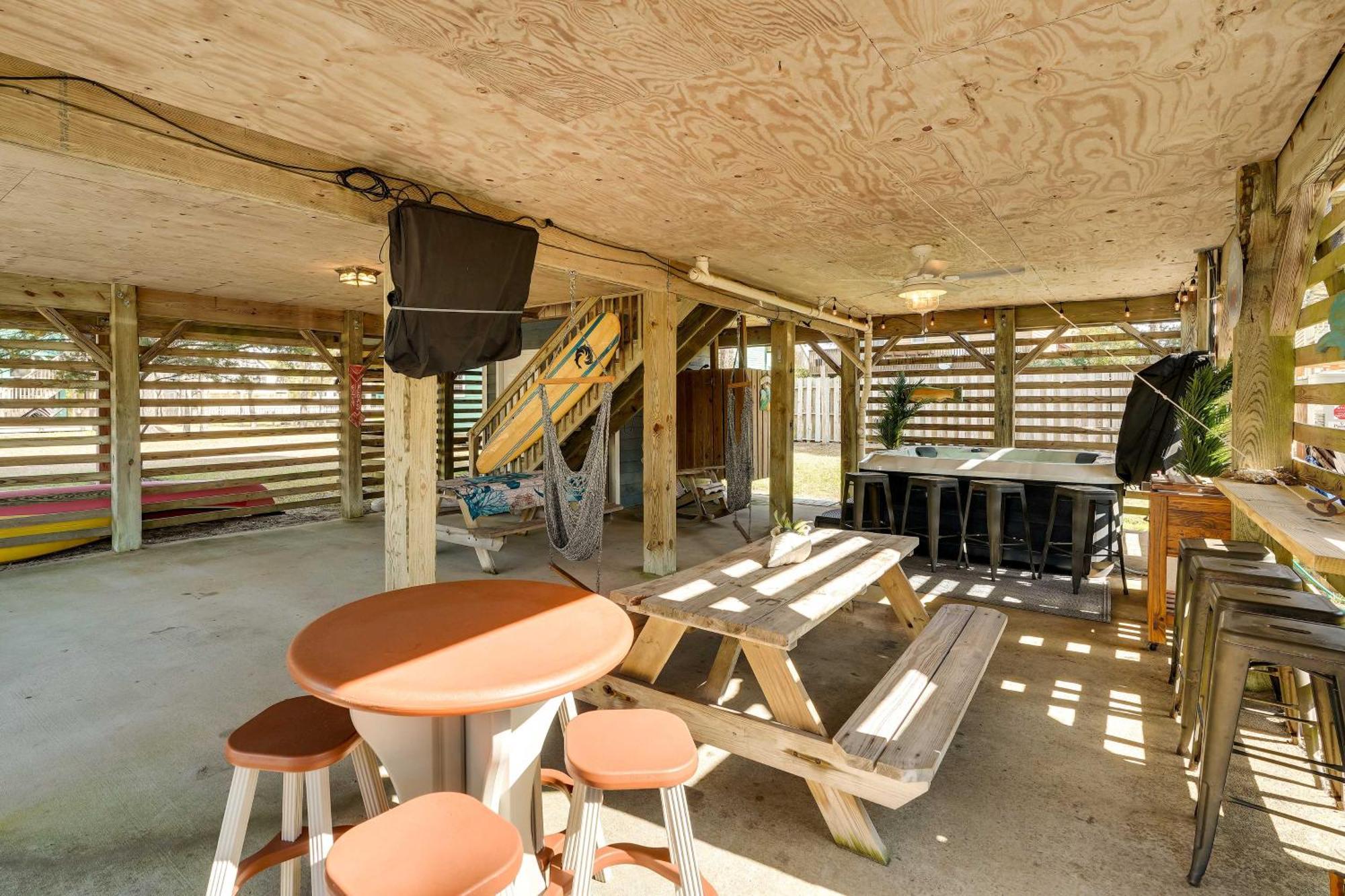 Dunn Dreamin Hot Tub, Pirate Fort, And Fire Pit! Holiday home