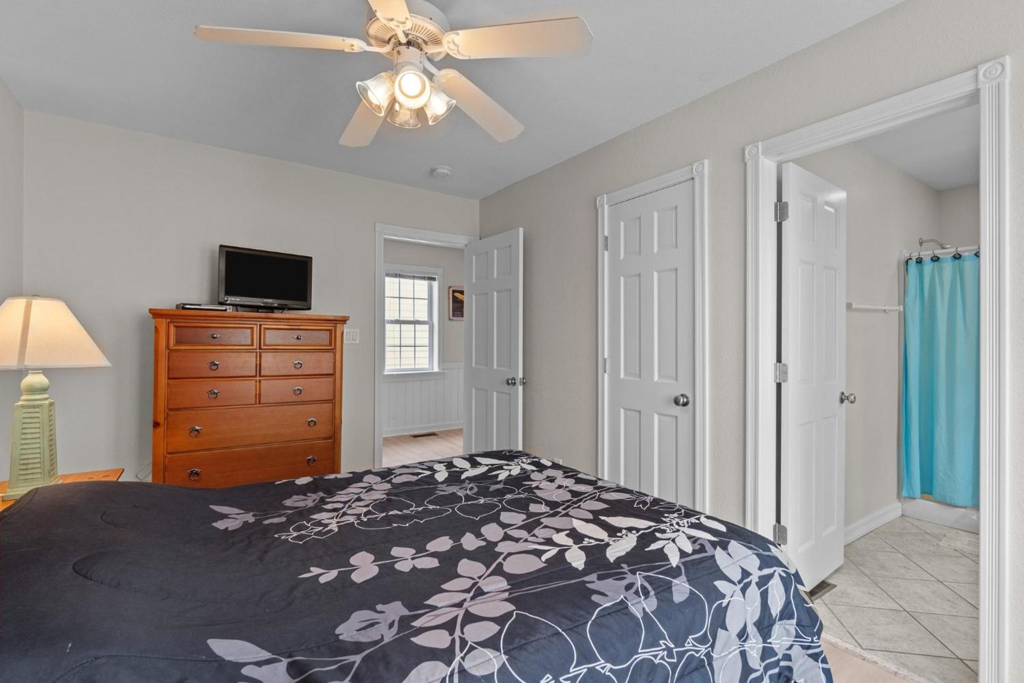 5708 - Seafari By Realty *
