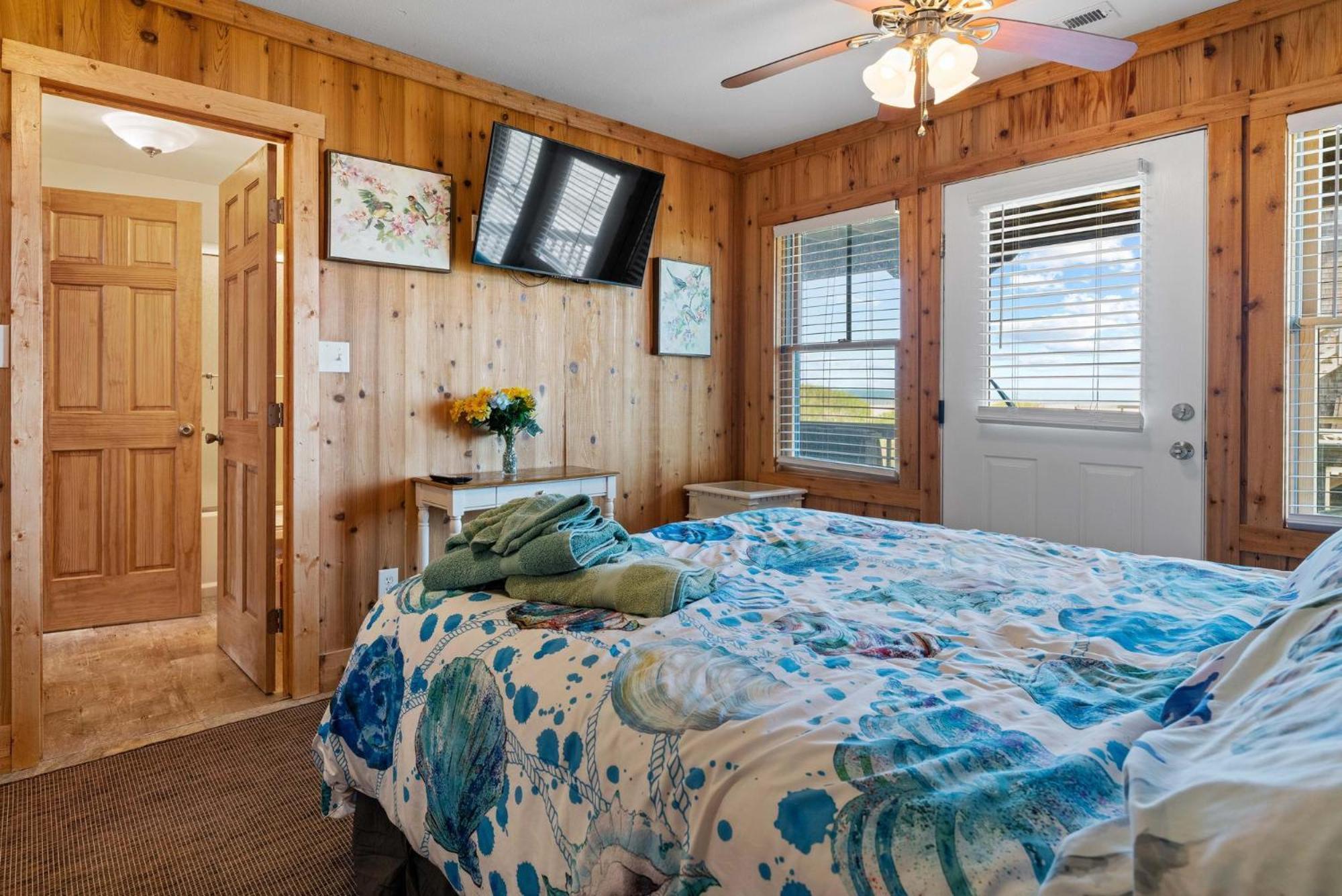 Breathtaking, Perfect, Cozy, 