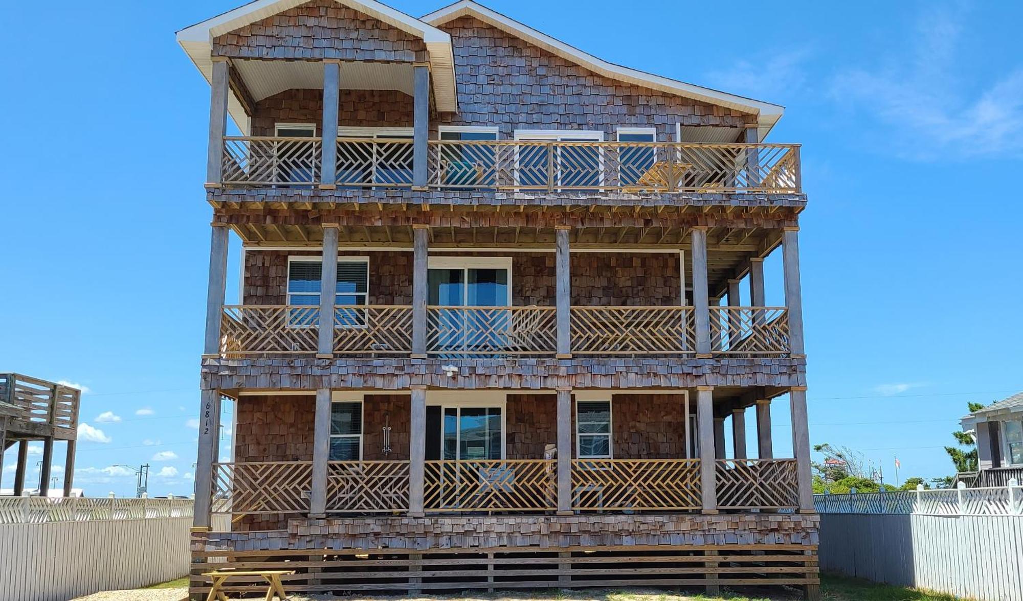 6812 Rd, Semi Oceanfront, Pool, Hot Tub Holiday home Nags Head