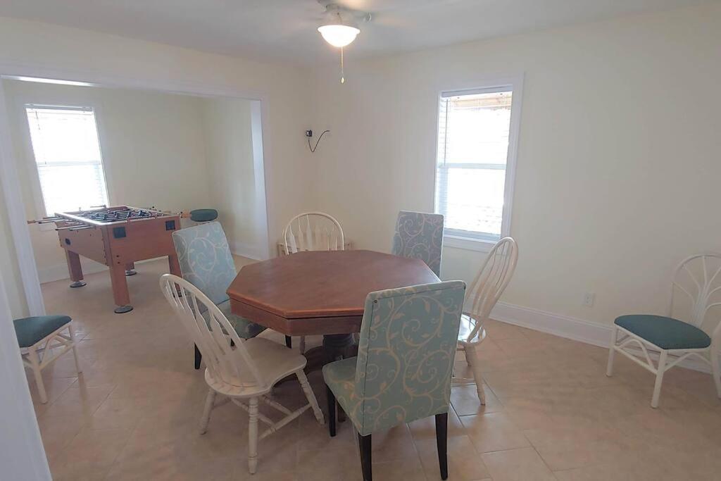 Holiday home 6812 Rd, Semi Oceanfront, Pool, Hot Tub