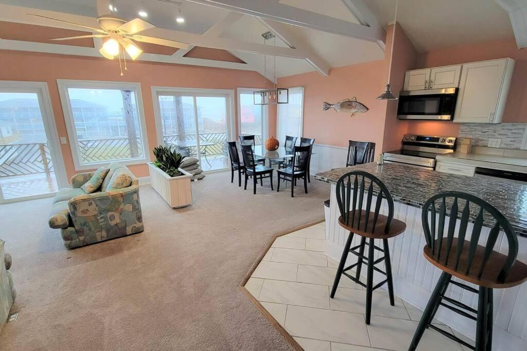 6812 Rd, Semi Oceanfront, Pool, Hot Tub Holiday home *